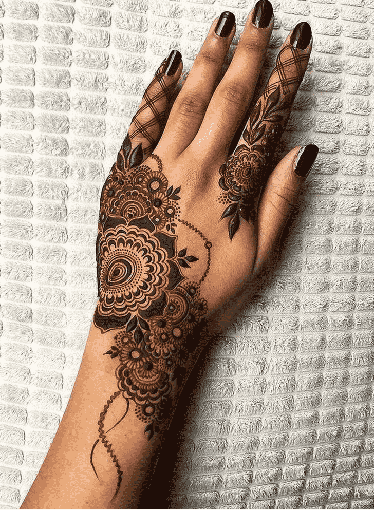 Refined Reverse Henna Design