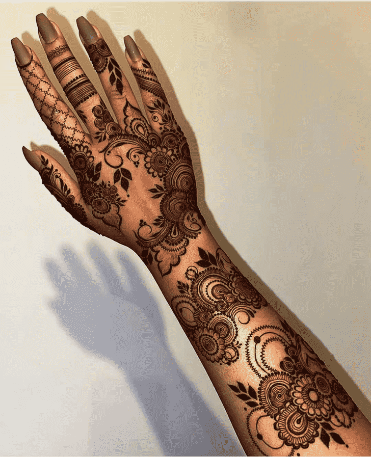 Bewitching Right Hand Henna design