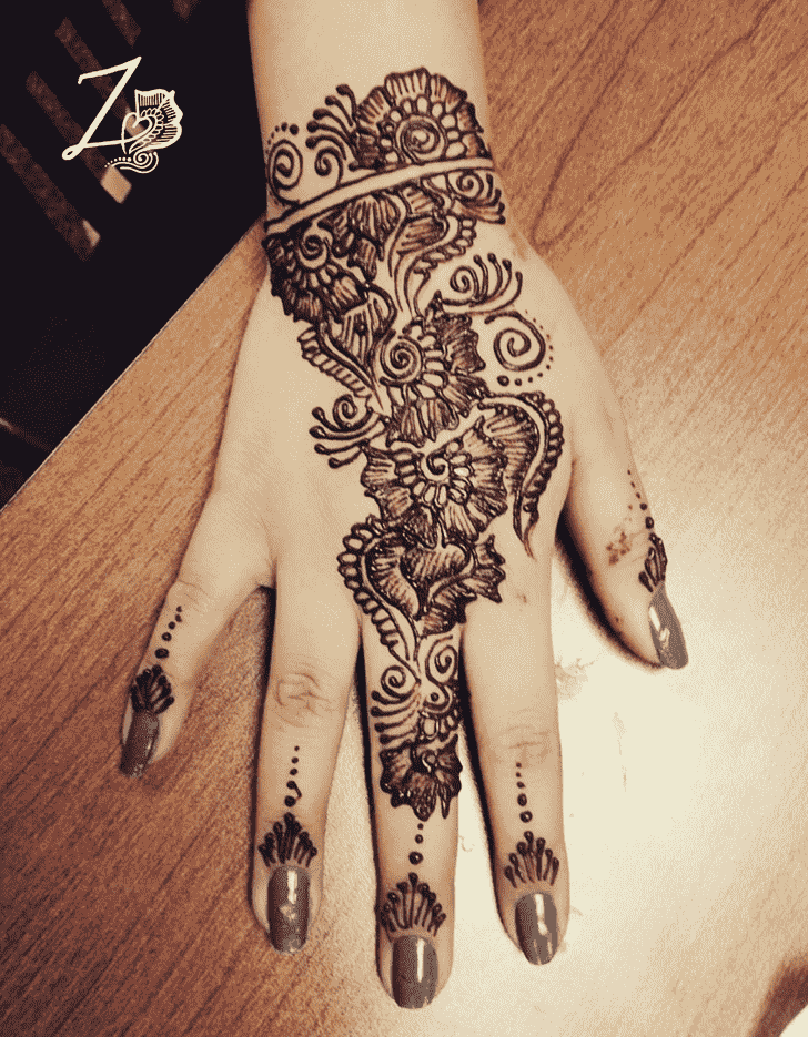 Dazzling Right Hand Henna design