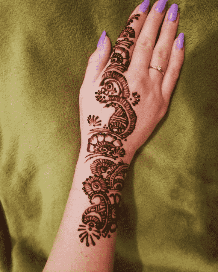 Elegant Right Hand Henna design