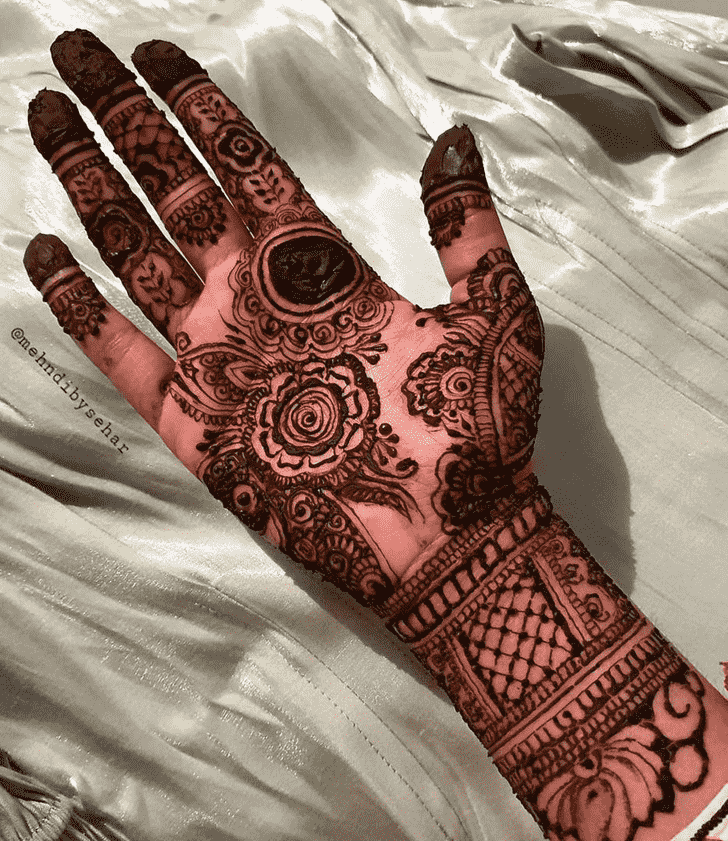 Pretty Right Hand Henna design