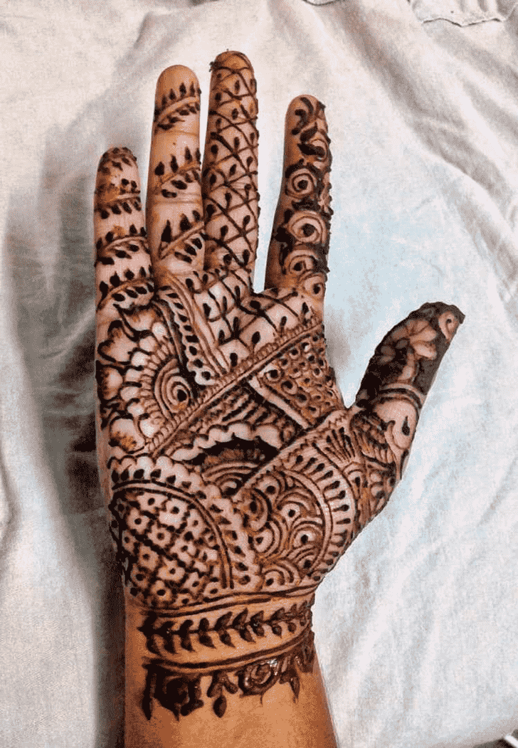 Splendid Right Hand Henna design