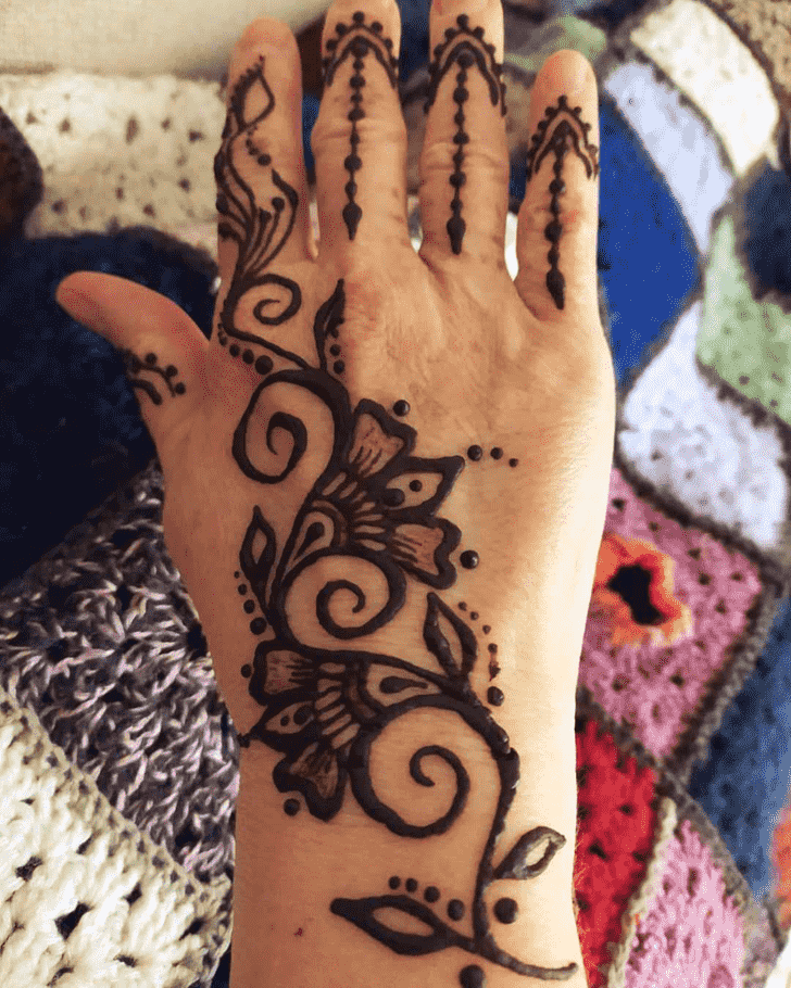 Superb Right Hand Henna design