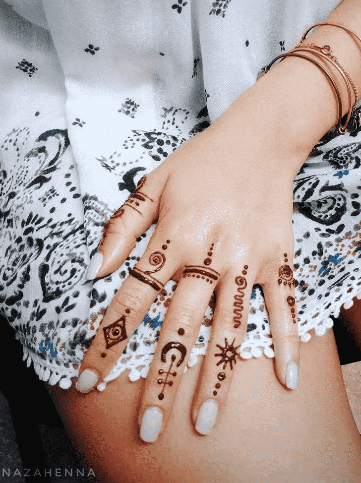 Comely Ring Henna Design