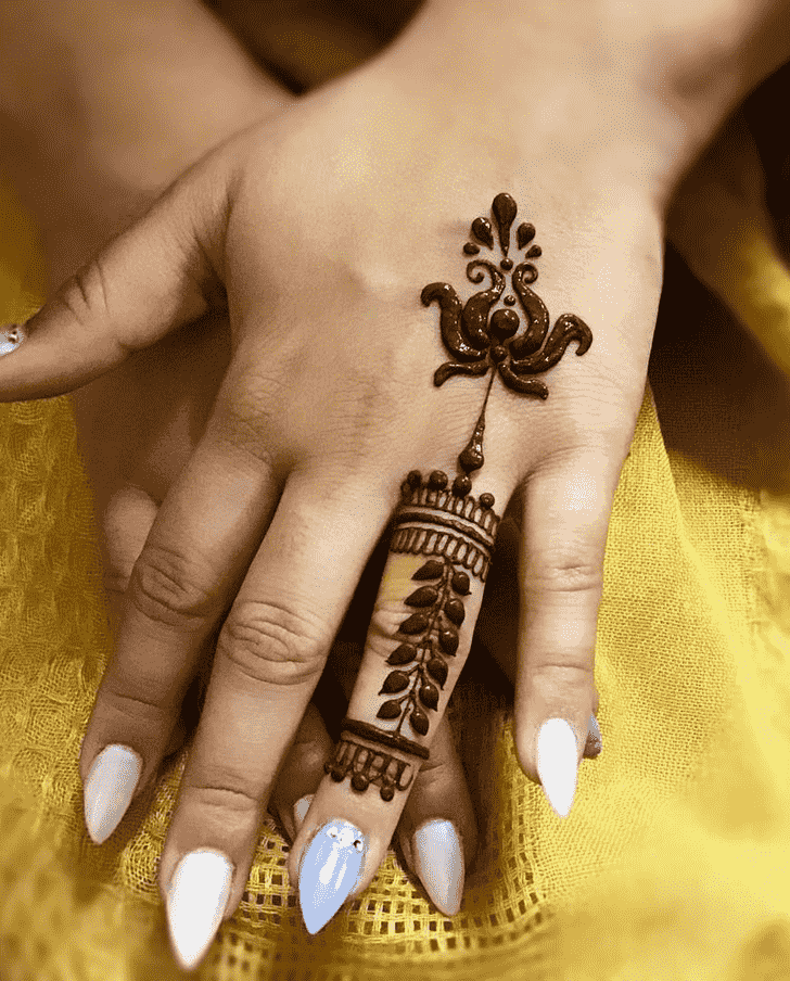 Elegant Ring Henna Design