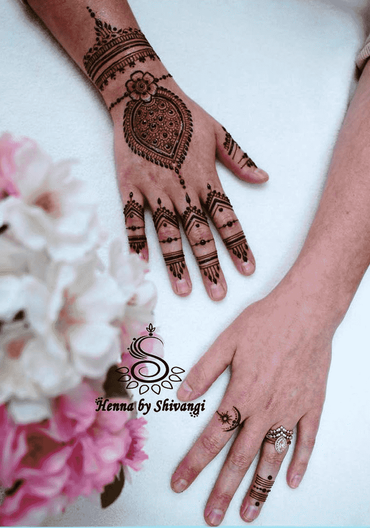 Enthralling Ring Henna Design