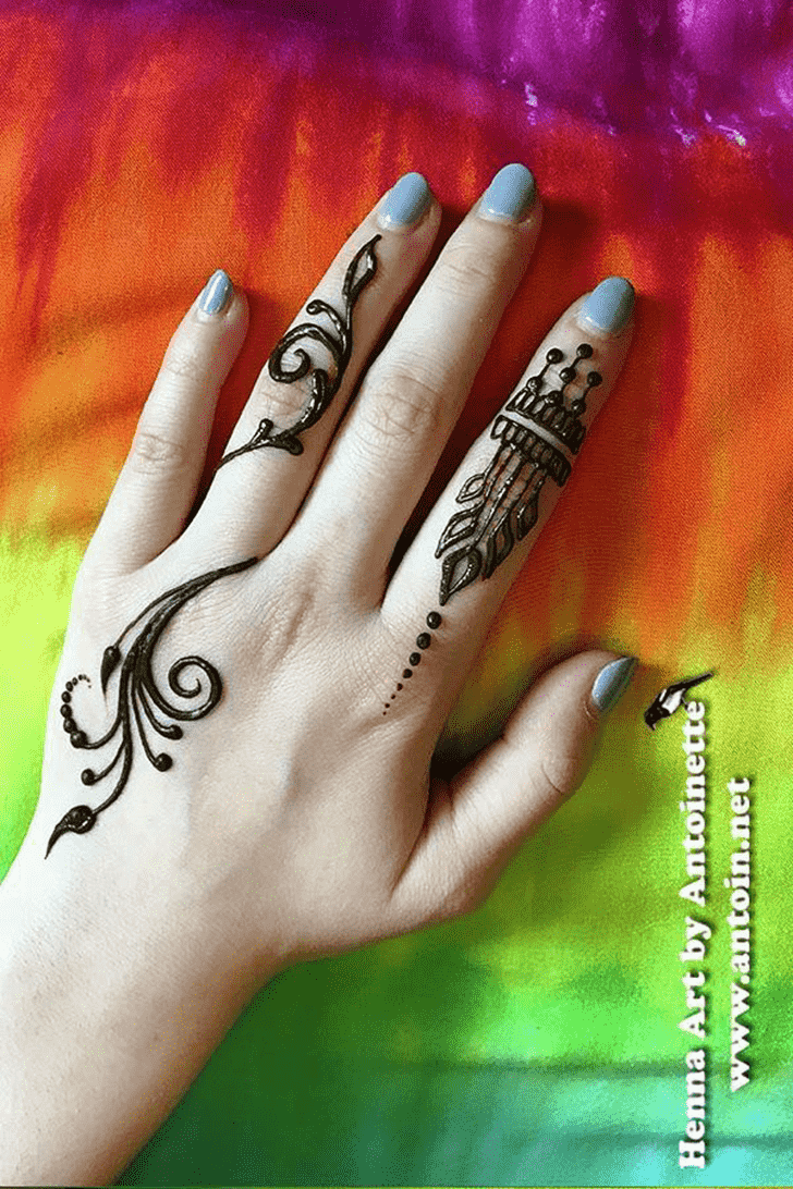 Fetching Ring Henna Design