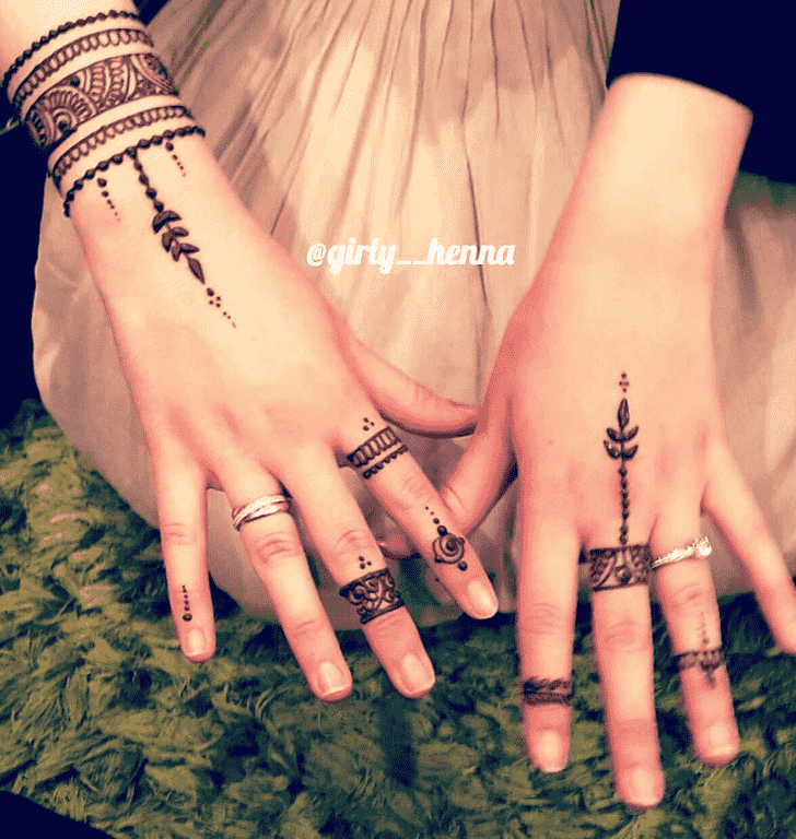 Graceful Ring Henna Design
