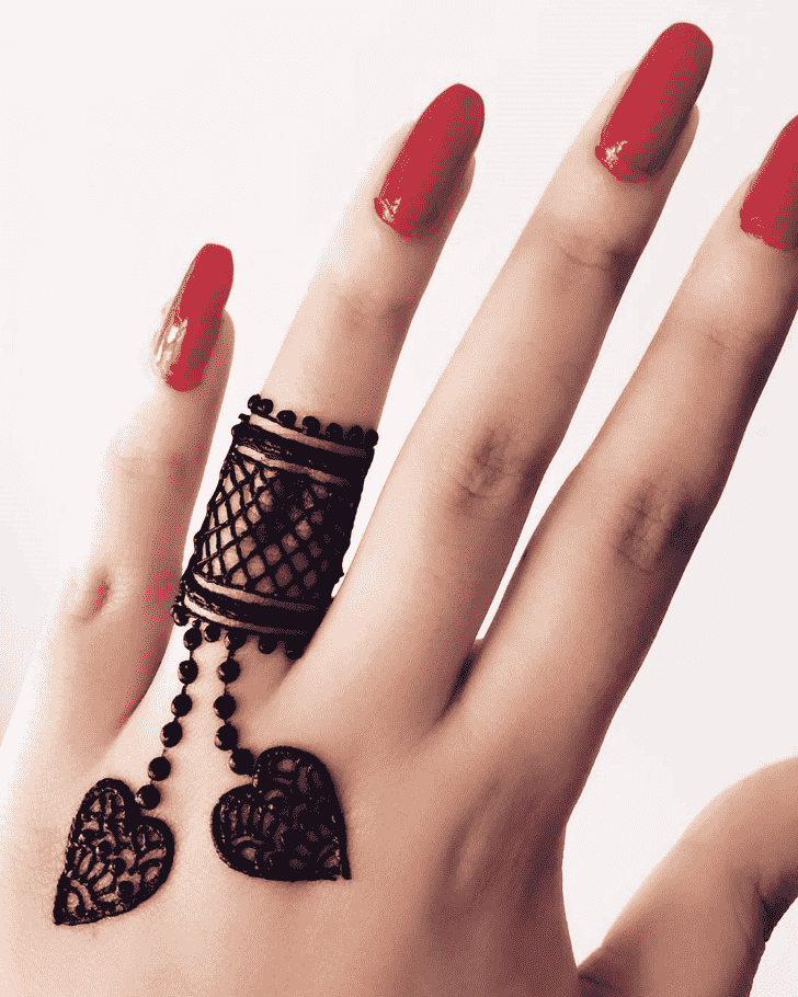 Mesmeric Ring Henna Design