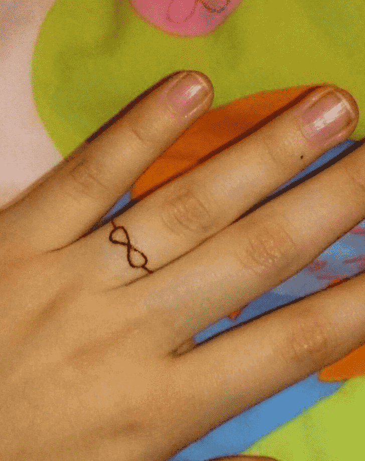 Pleasing Ring Henna Design