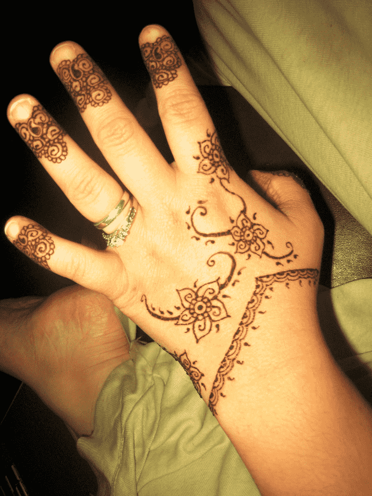 Pretty Ring Henna Design