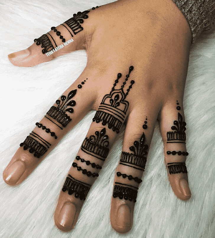 Refined Ring Henna Design