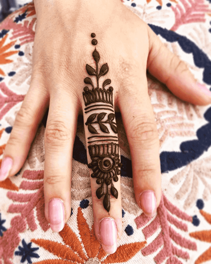 Slightly Ring Henna Design