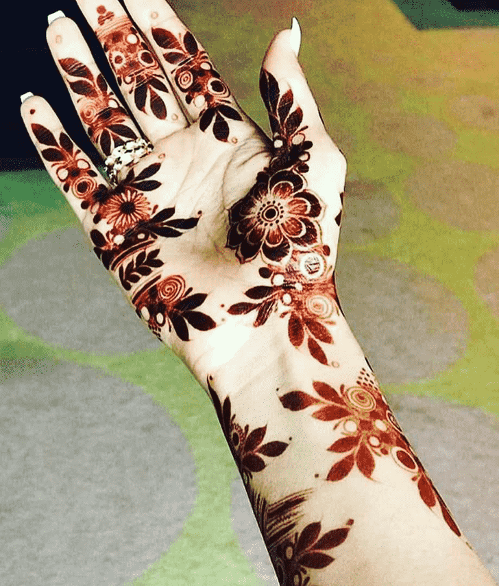 Enticing Rishikesh Henna Design