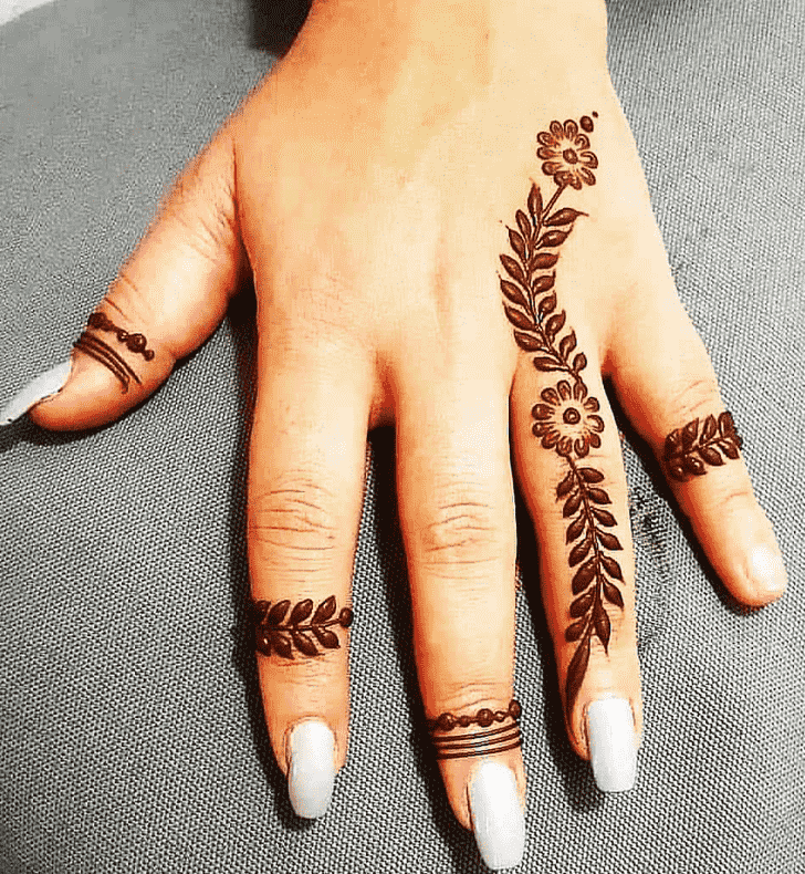 Nice Rishikesh Henna Design