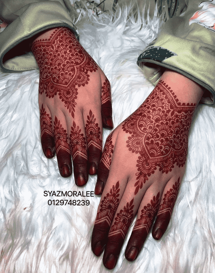 Refined Rohtang Henna Design