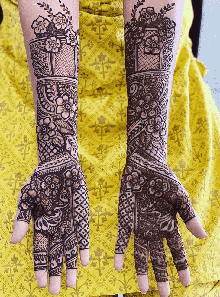 Alluring Romantic Henna design