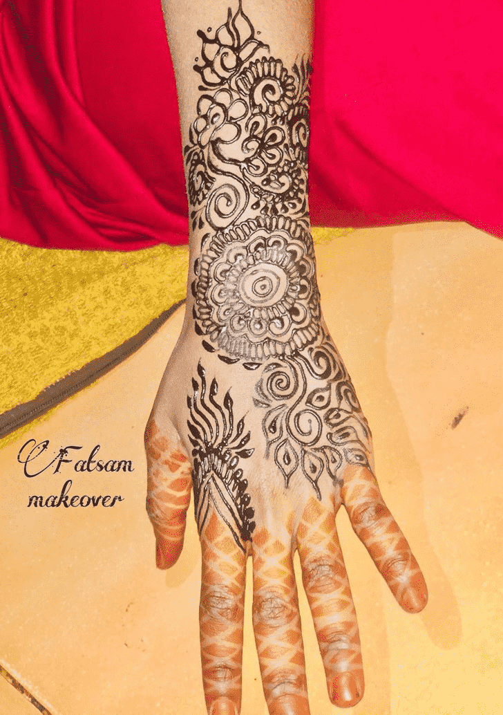 Dazzling Romantic Henna design