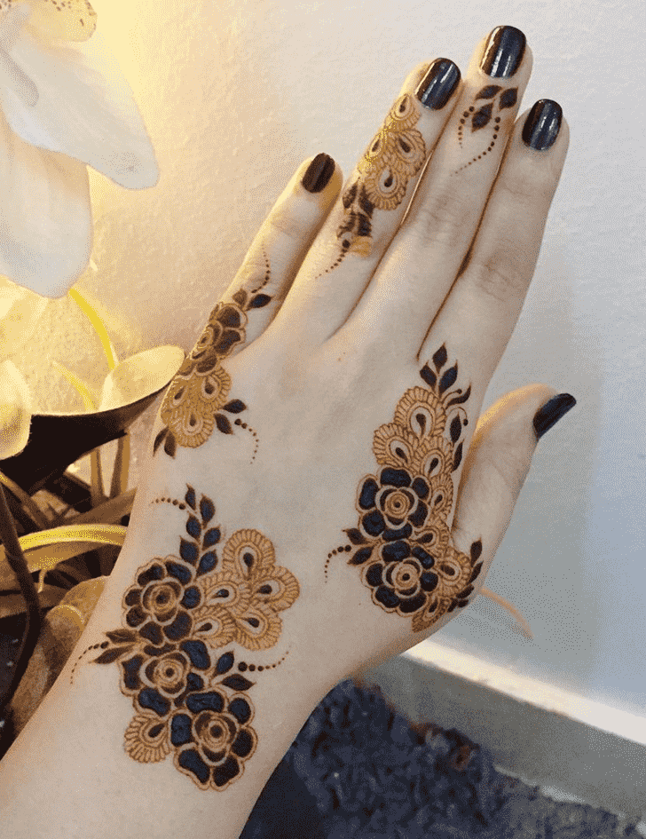 Exquisite Romantic Henna design