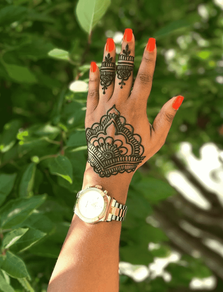Inviting Romantic Henna design