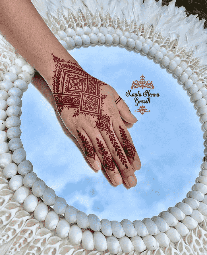 Magnificent Romantic Henna design