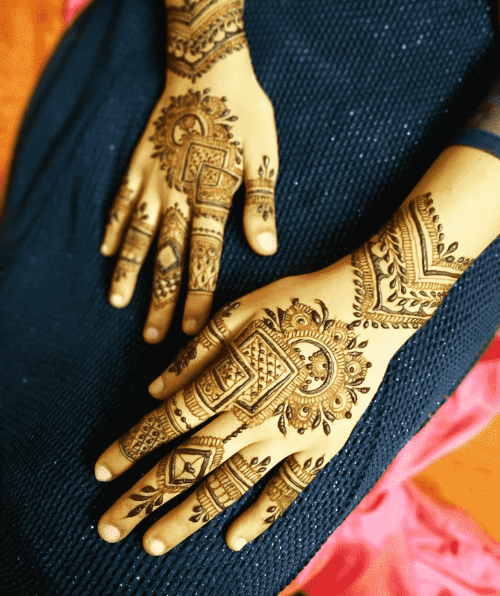 Pleasing Romantic Henna design