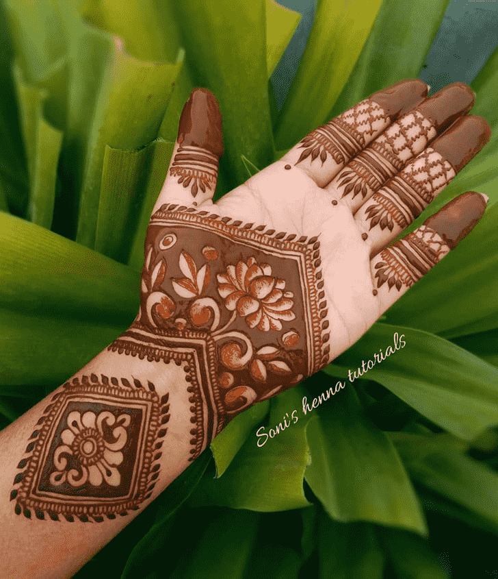 Splendid Romantic Henna design