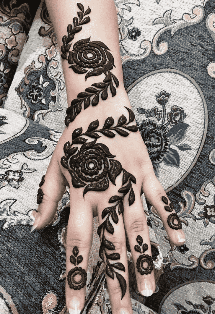 Comely Rome Henna Design