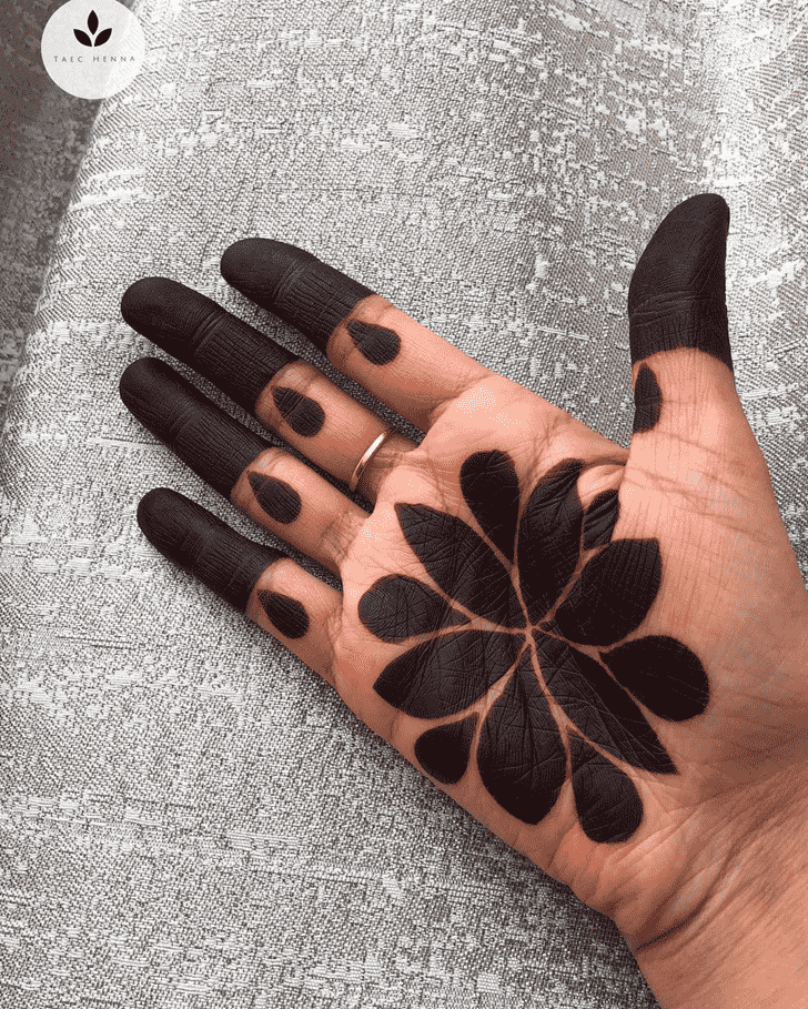 Inviting Rome Henna Design