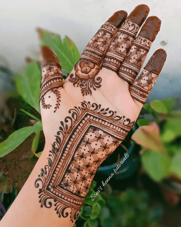 Captivating Roses Henna Design