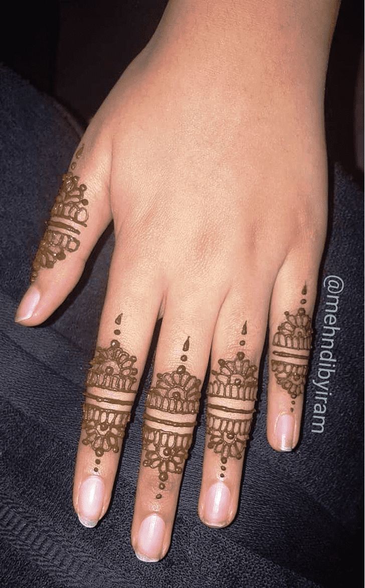 Delicate Royal Finger Henna Design