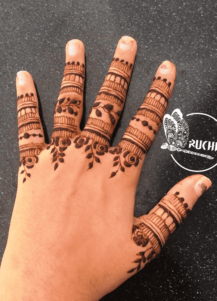 Excellent Royal Finger Henna Design