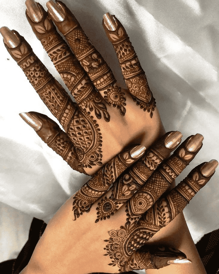 Fascinating Royal Finger Henna Design