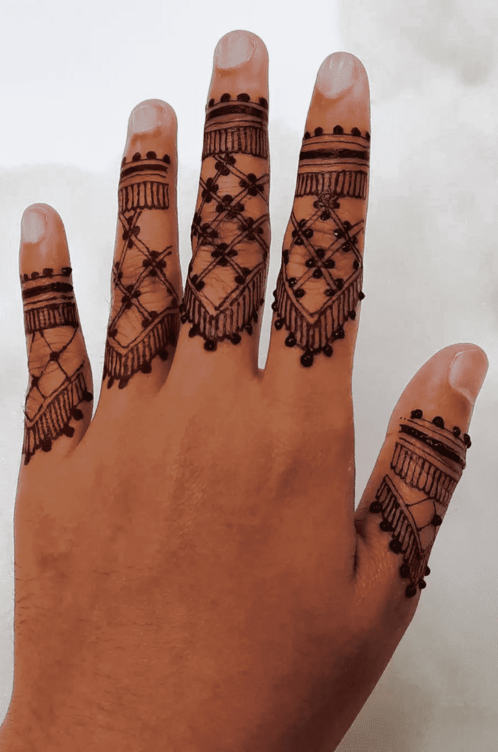 Good Looking Royal Finger Henna Design