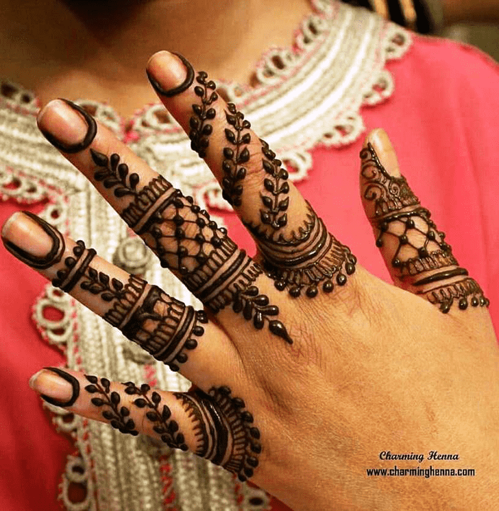 Gorgeous Royal Finger Henna Design