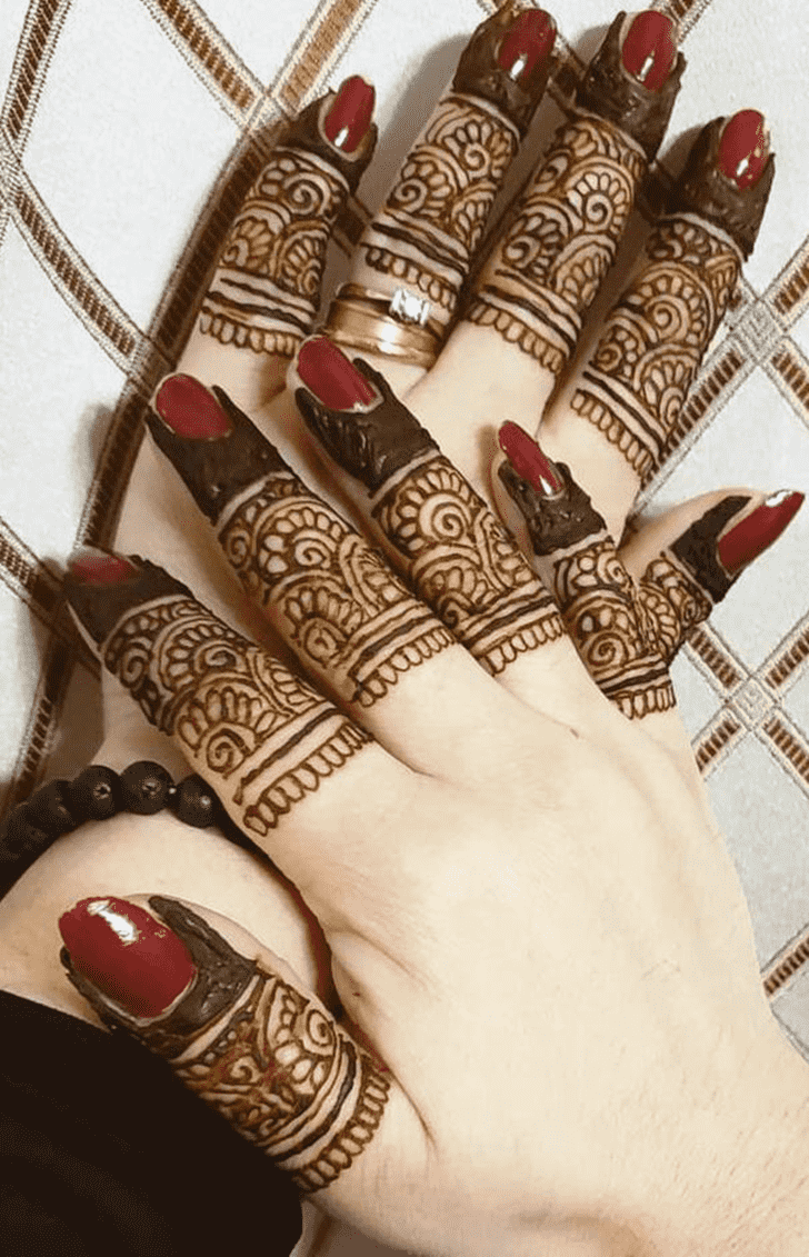 Ideal Royal Finger Henna Design