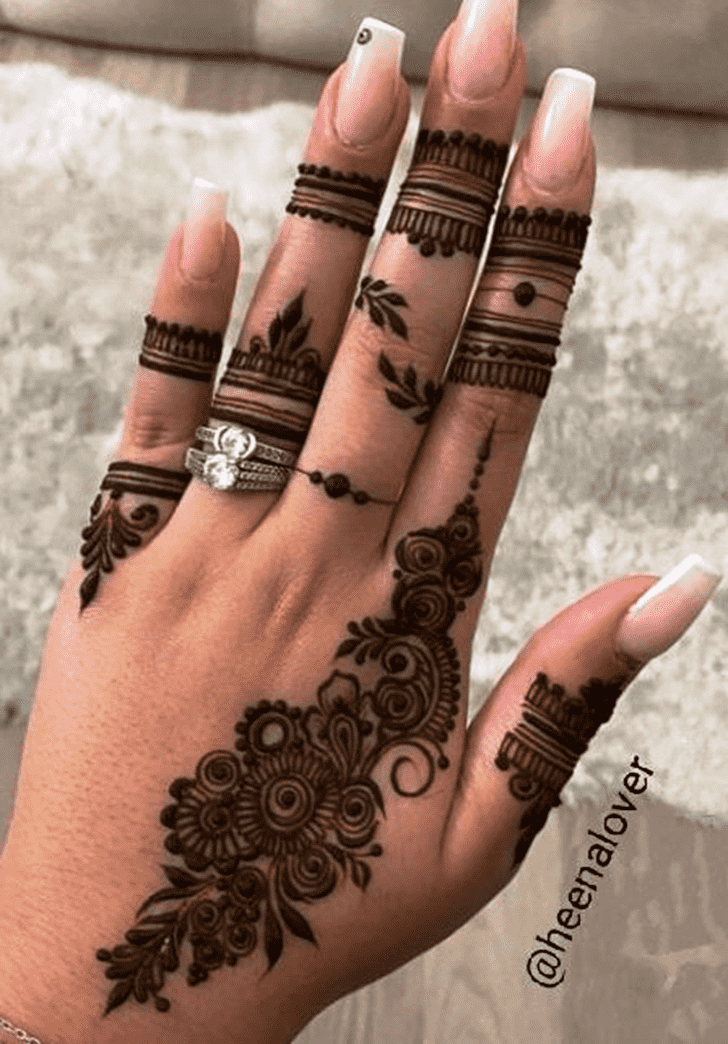 Magnetic Royal Finger Henna Design