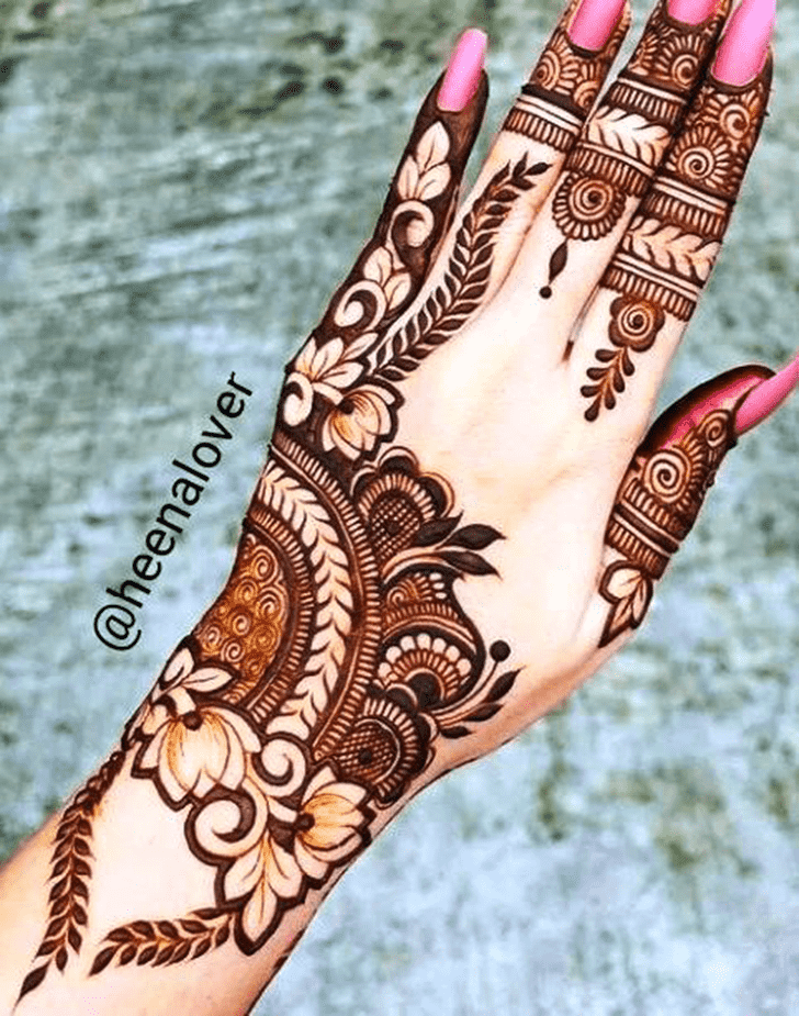 Magnificent Royal Finger Henna Design