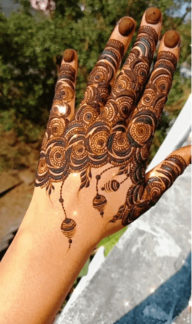 Pleasing Royal Finger Henna Design