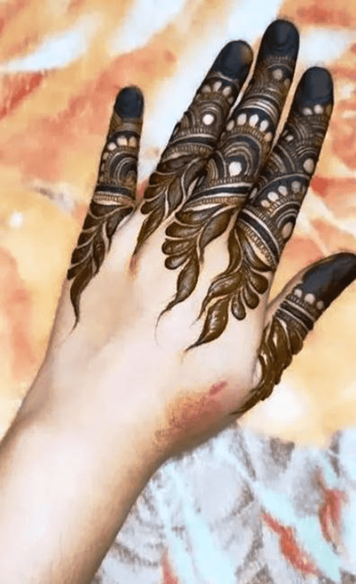 Radiant Royal Finger Henna Design