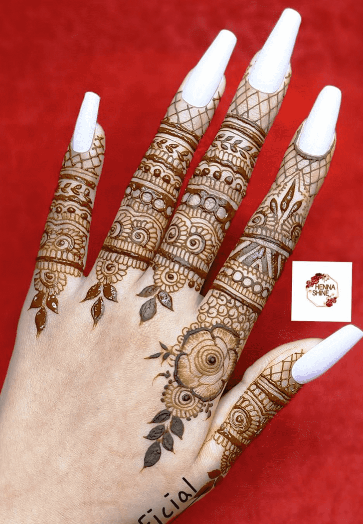 Superb Royal Finger Henna Design