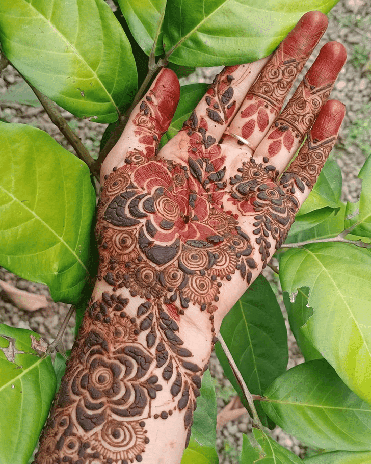 Exquisite Royal Henna Design