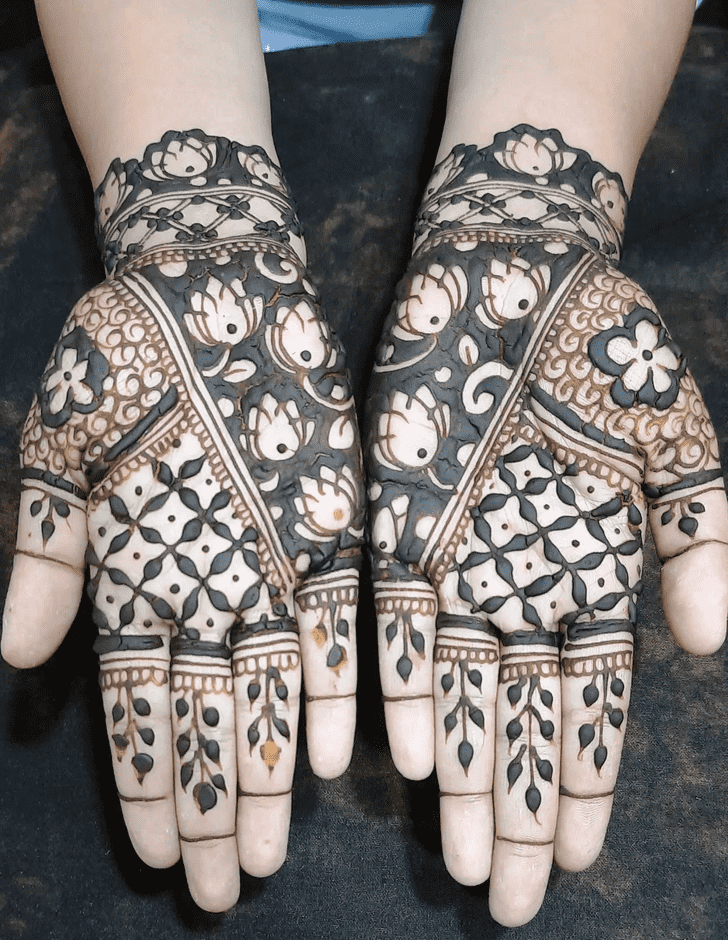 Bewitching Russian Henna Design