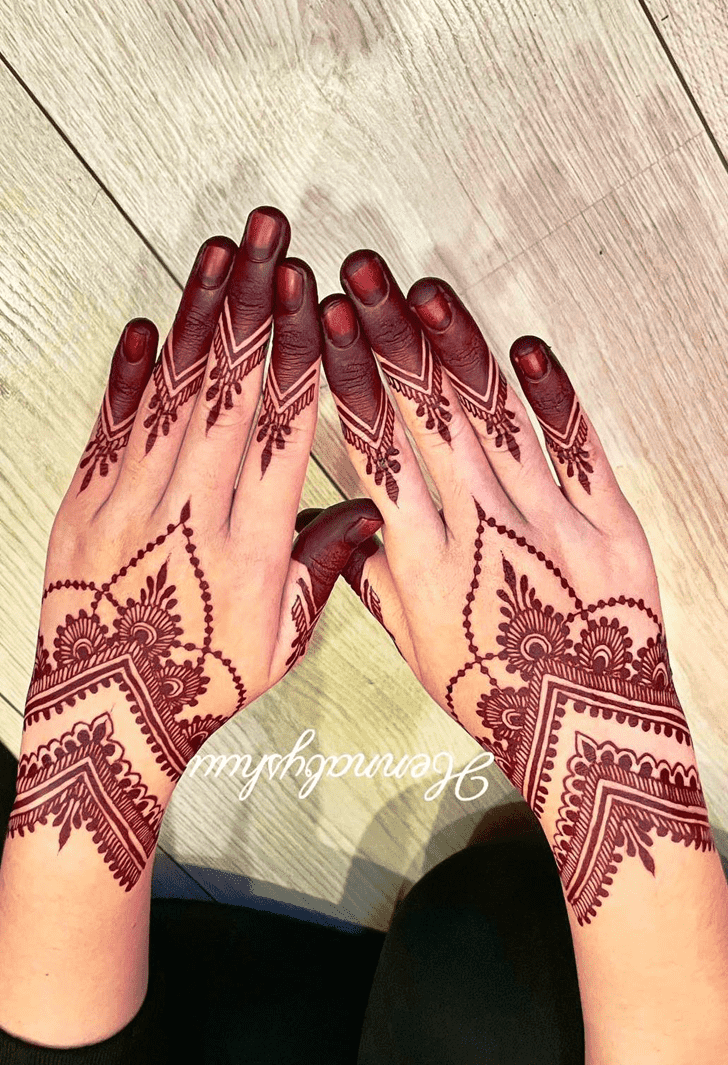 Magnetic Russian Henna Design