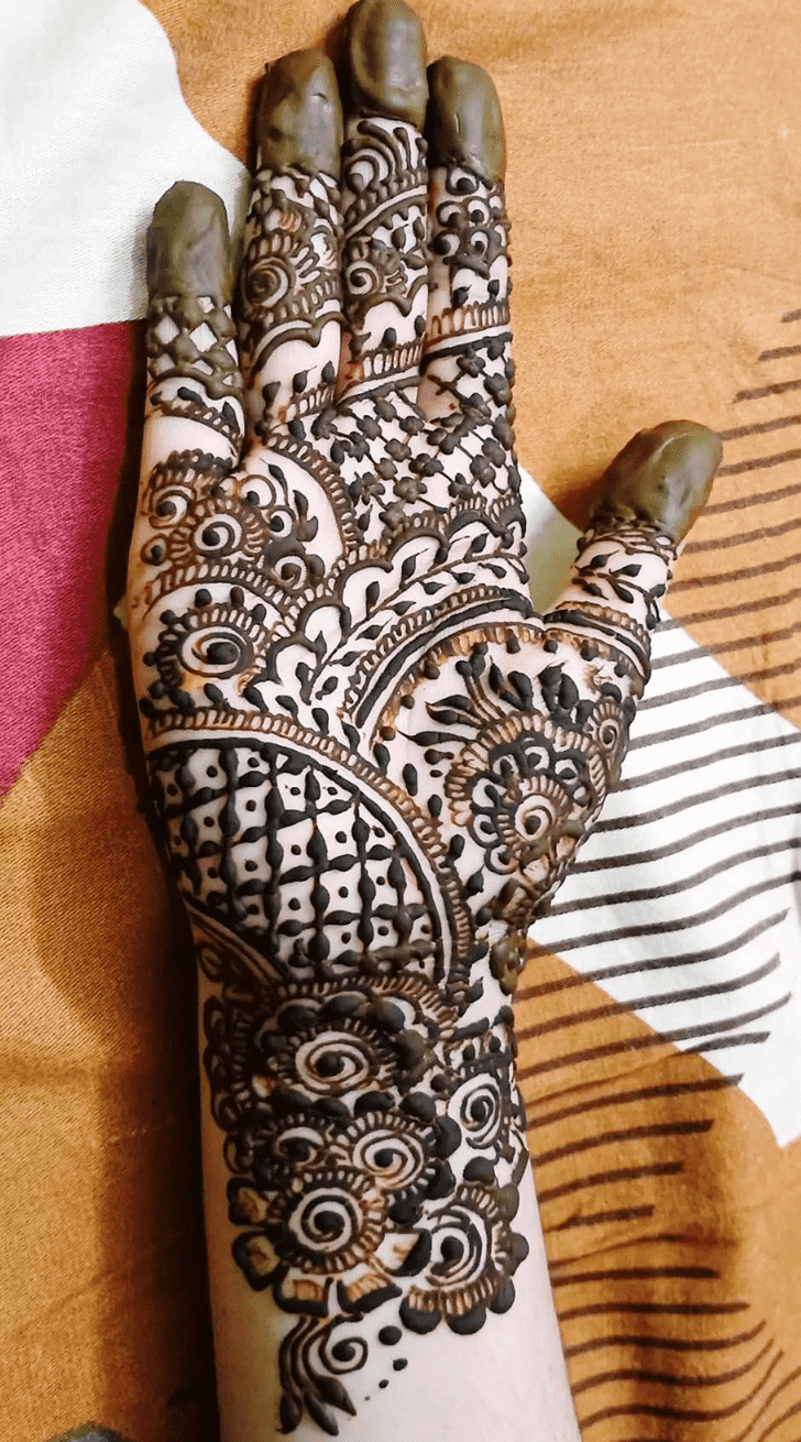 Refined Russian Henna Design