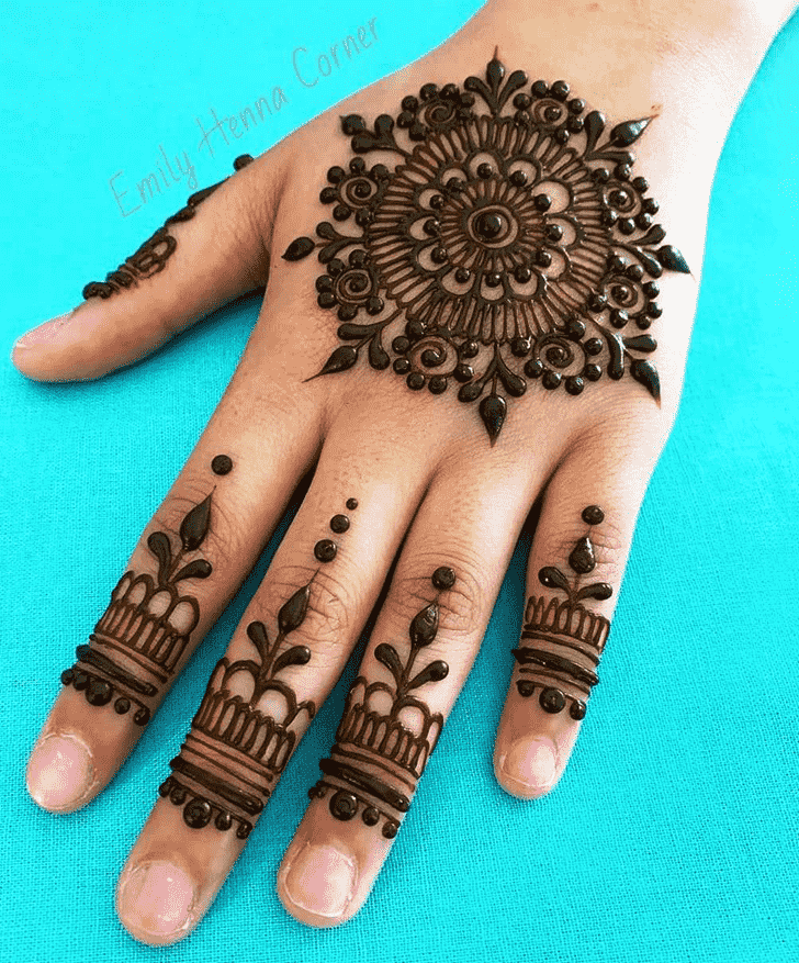 Inviting San Diego Henna Design
