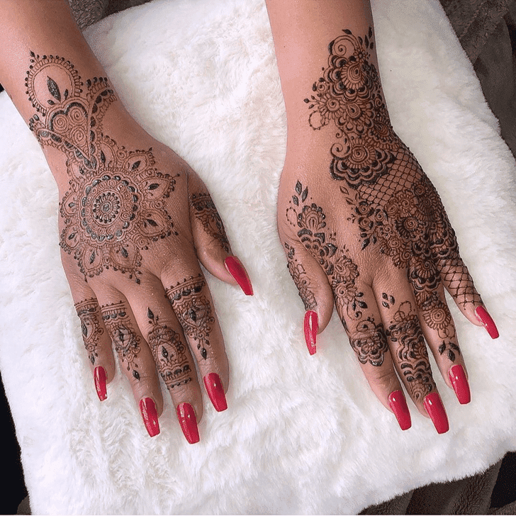 Graceful Sargodha Henna Design