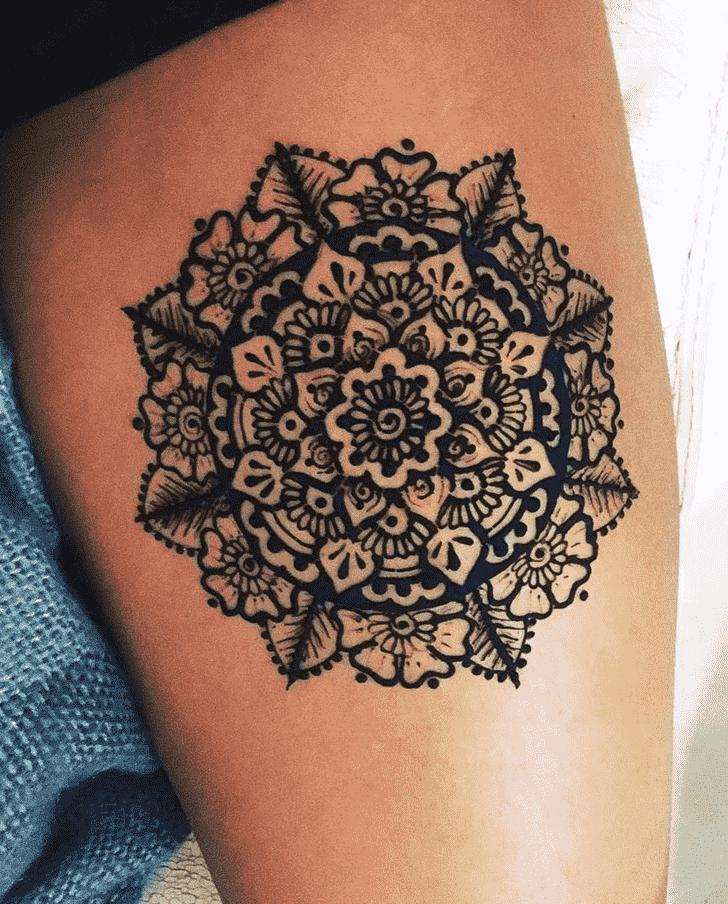 Enthralling Seducing Henna Design