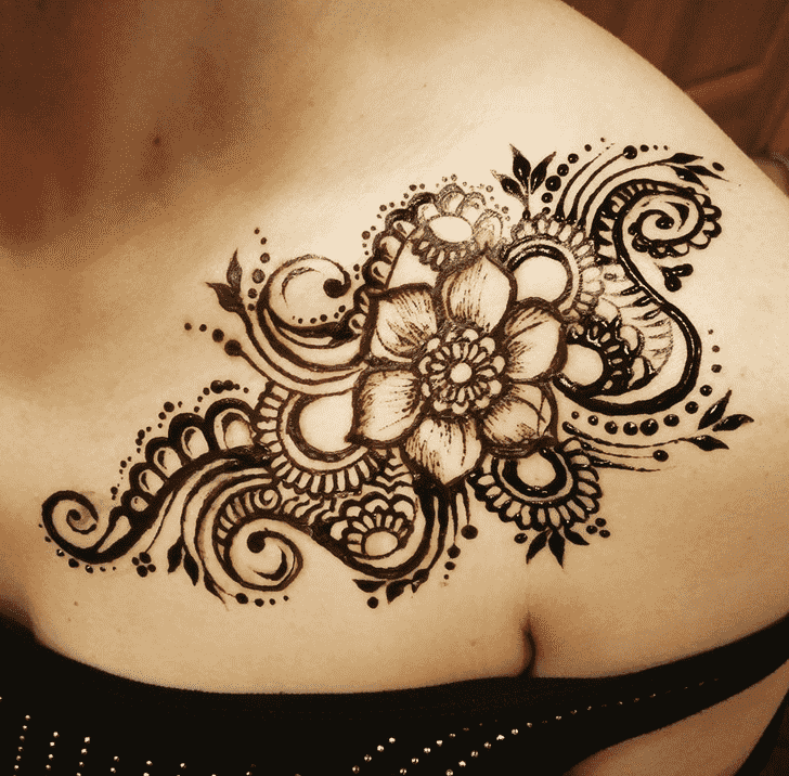 Appealing Sexy Henna Design