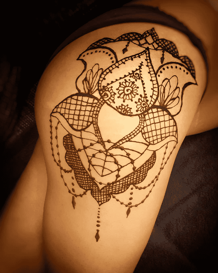 Comely Sexy Henna Design